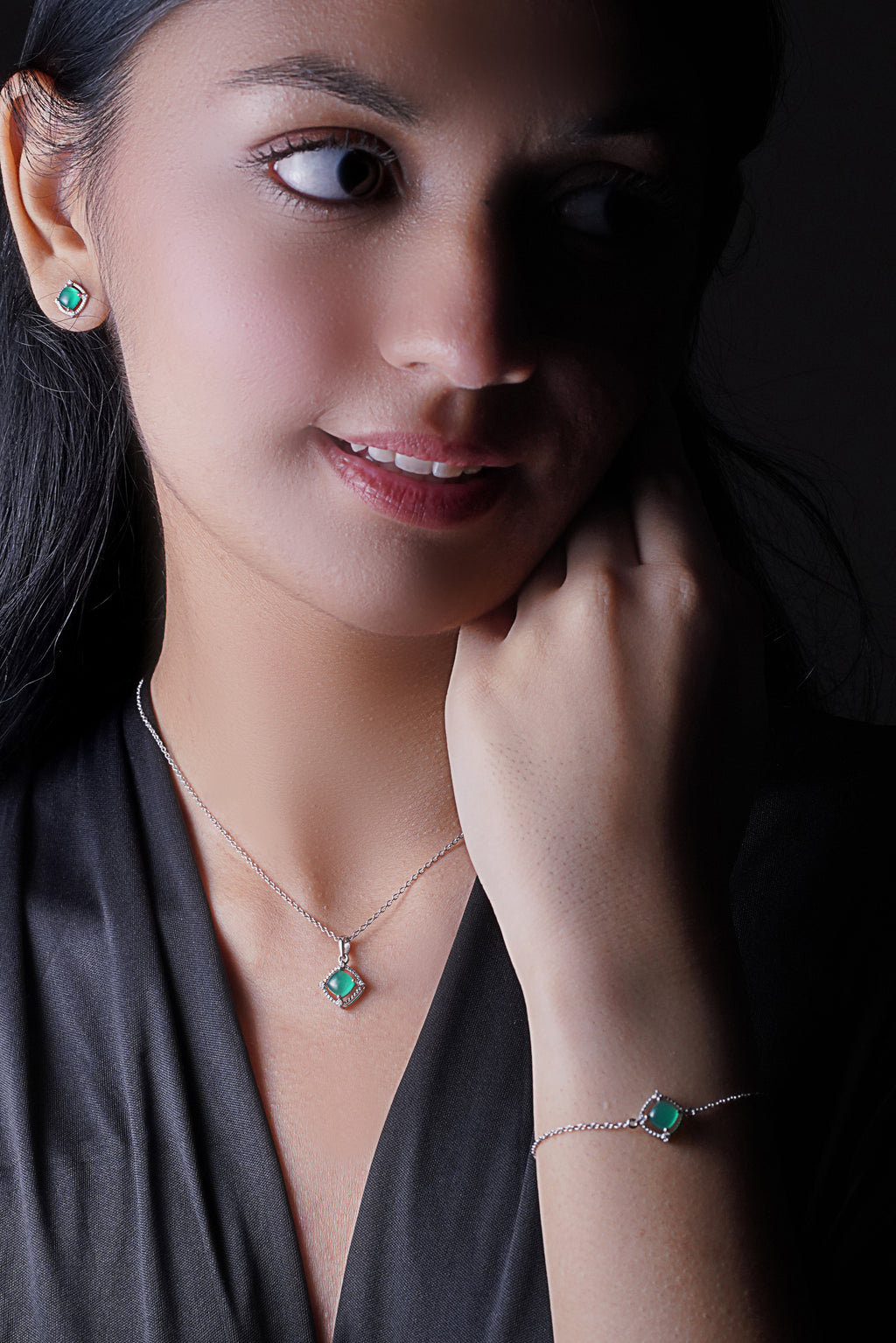 Sugar Loaf: Green Onyx Jewelry Set with Chain