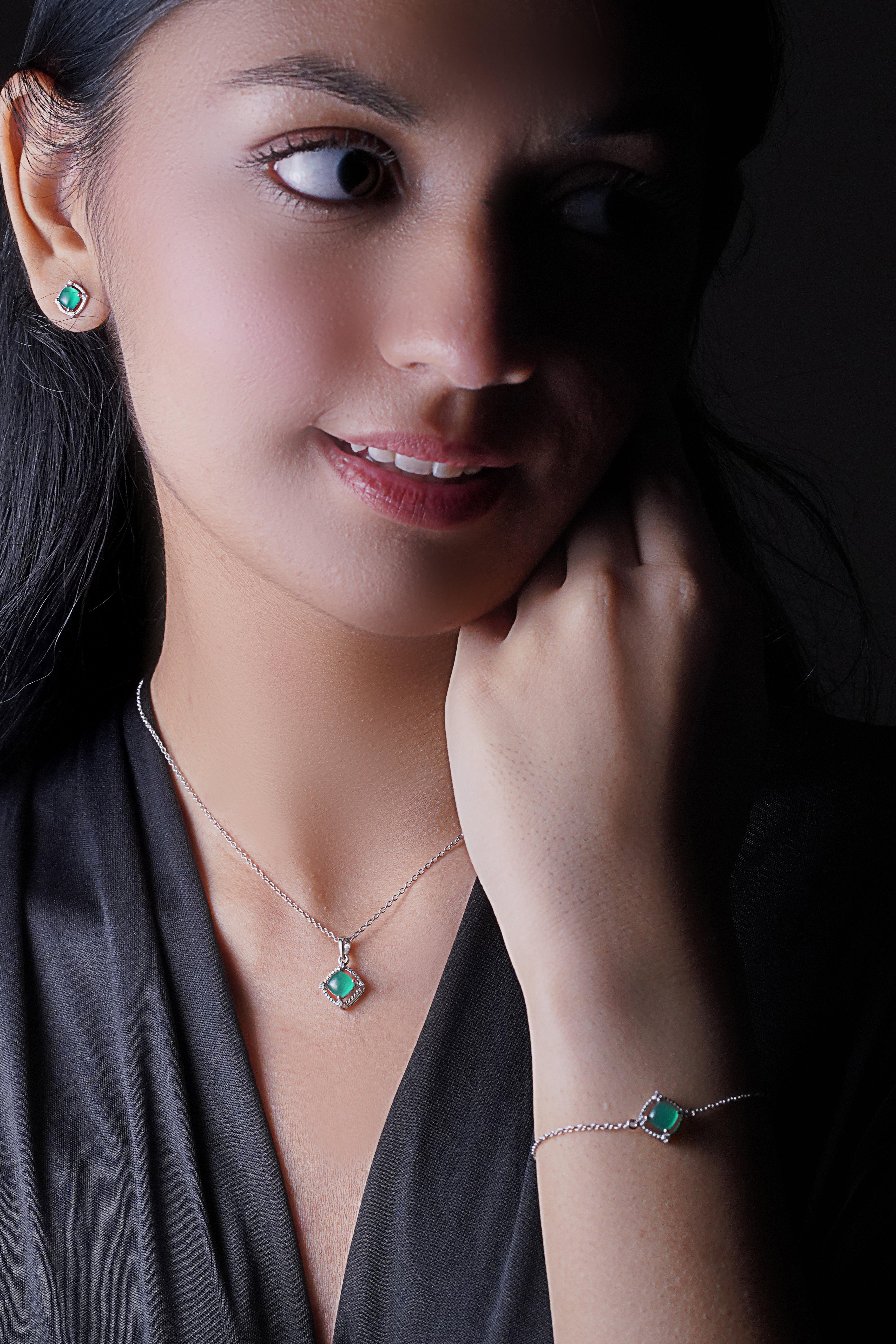 Sugar Loaf: Green Onyx Jewelry Set with Chain
