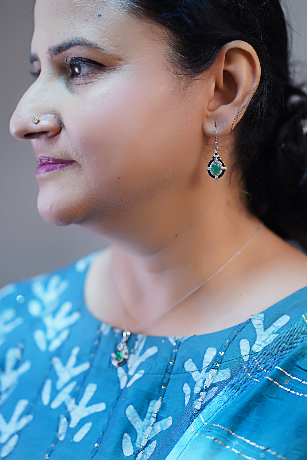 Glamorous Glow: Green Onyx Jewelry Set with Chain