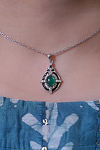 Glamorous Glow: Green Onyx Jewelry Set with Chain
